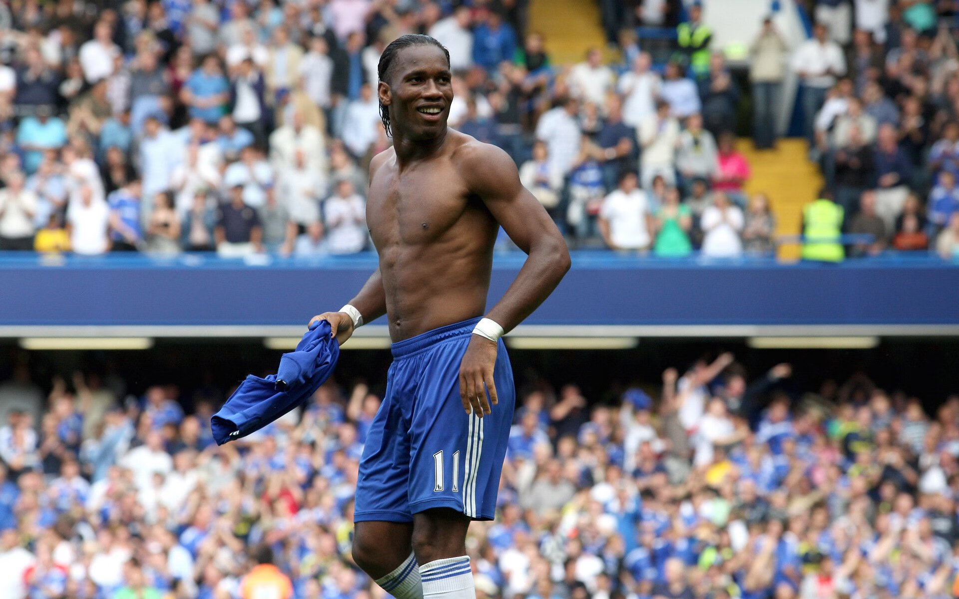 “密室逃脱+体能任务联动” 设定为必须做几组动作才能过关